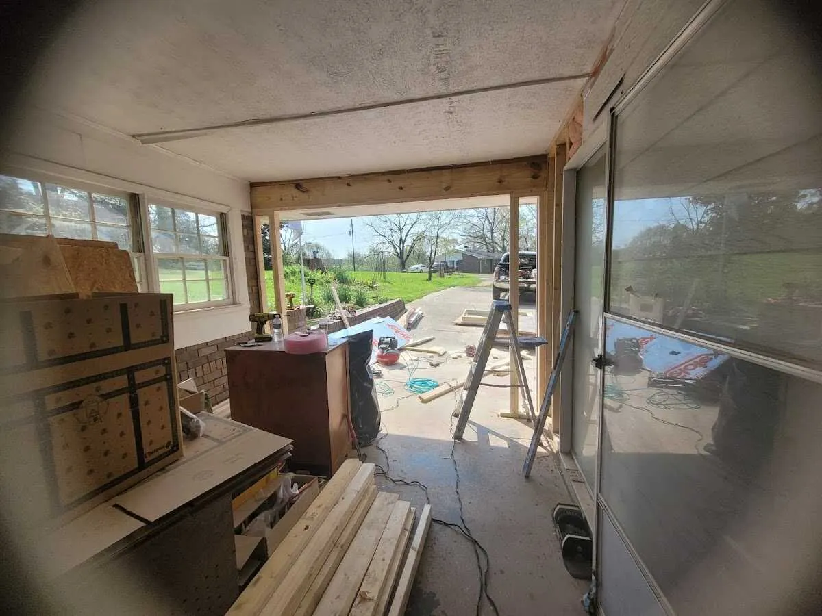 Air movers and dehumidifier for Water Mitigation Services in Marion